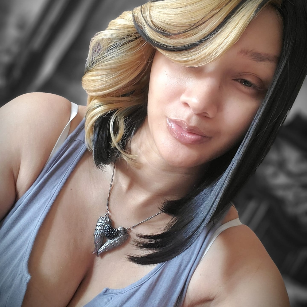 Meet your Posher, Nikeya